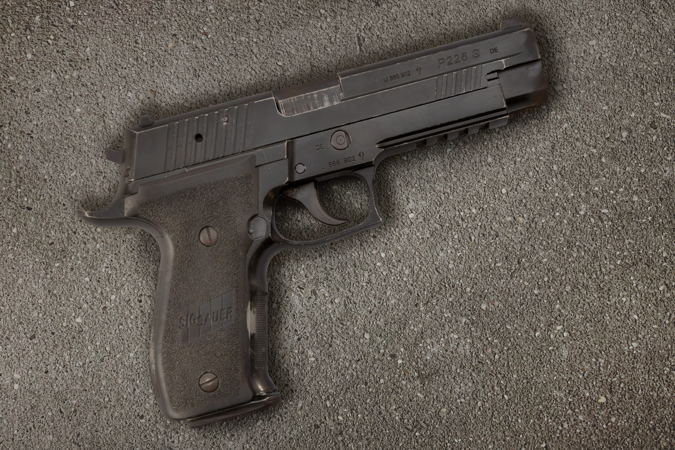 SIG SAUER P226 9mm Luger